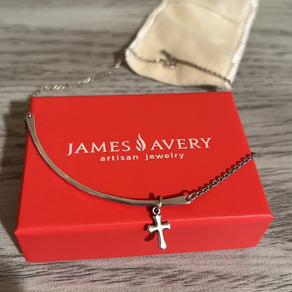 James Avery Retired hammered crescent changeable charm holder necklace